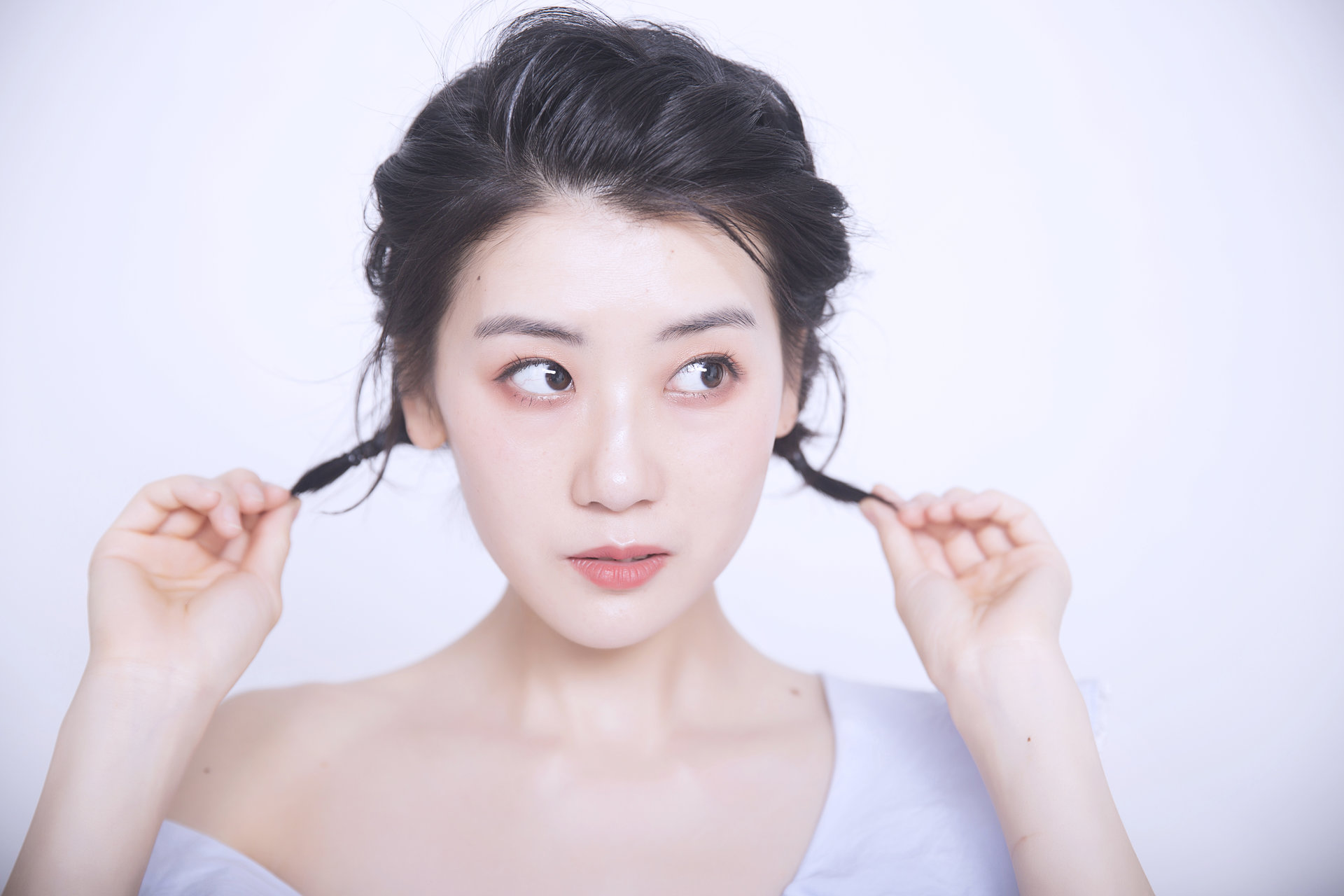  p data-id="gnwzj1e33d">王娇,中国内地女演员