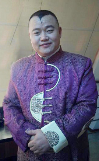 "gnvej1erjv">安冬,汉族,1975年出生于四川成都金堂,中国内地相声演员
