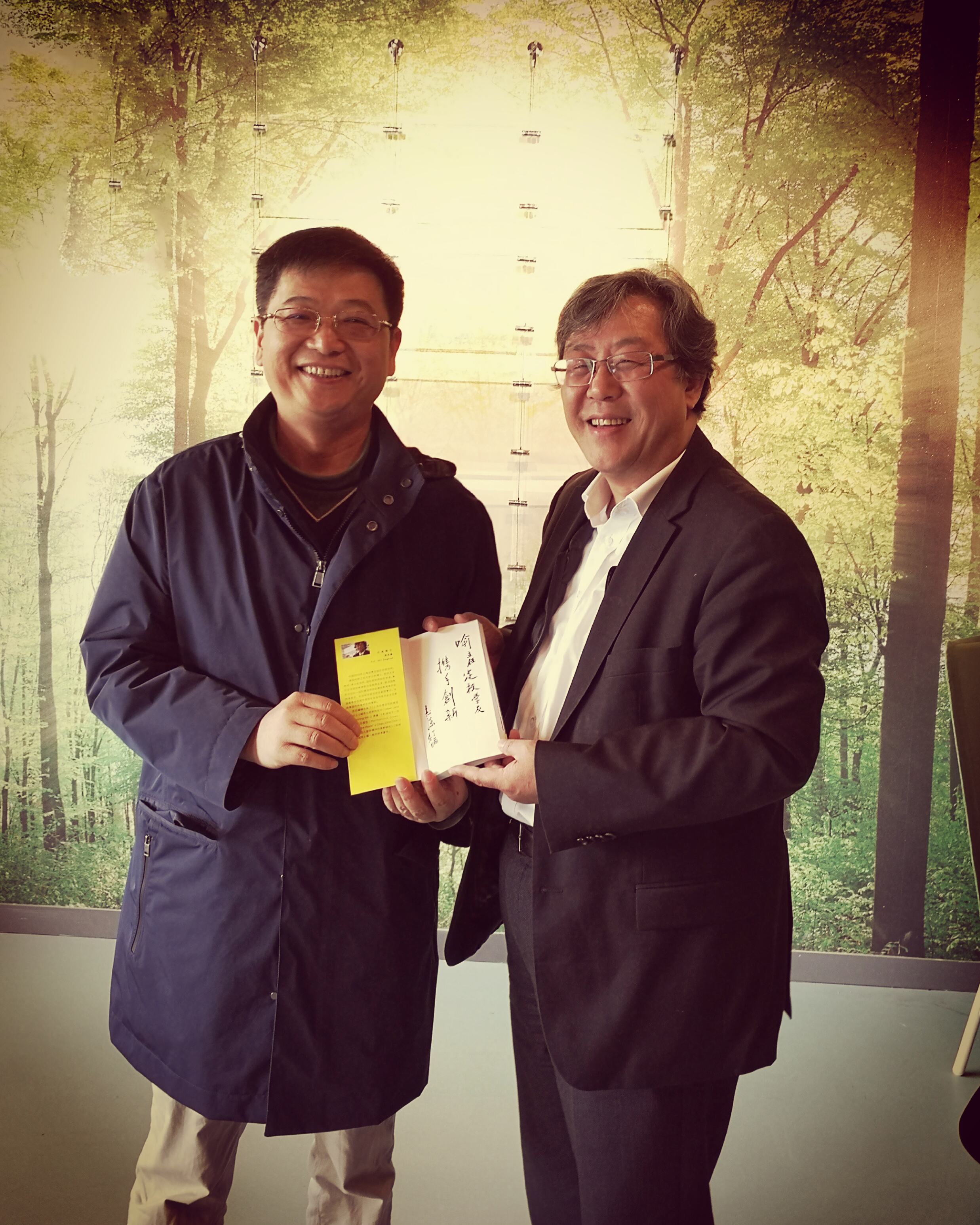 毕业于重庆建筑大学.现任长沙市规划管理局副科长. /p>