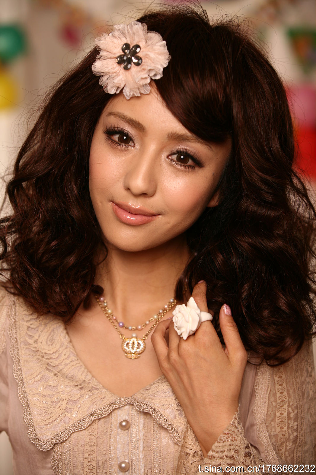  p>佟丽娅,1983年8月8日出生于新疆伊犁察布查尔,中国内地影视女演员