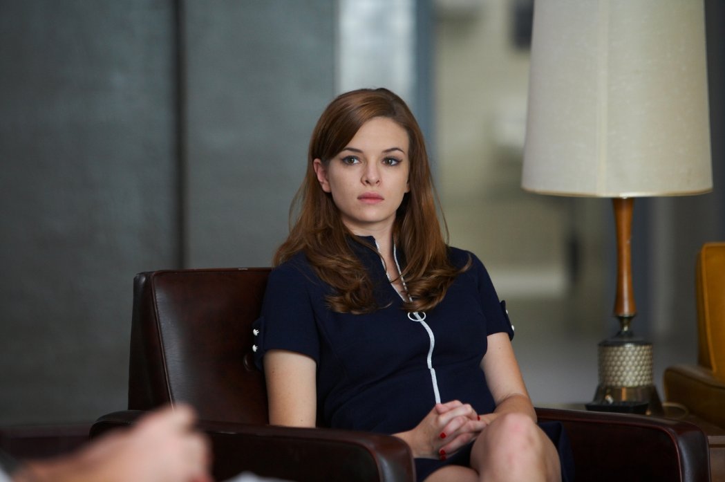  p>丹妮尔·帕娜贝克 i>(danielle panabaker) /i>,1987年9月19日出生