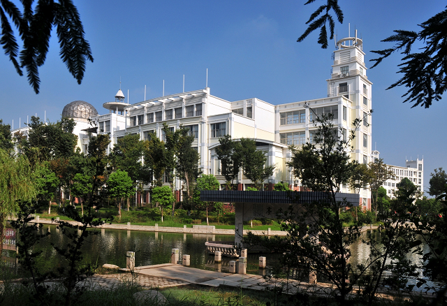  p>江苏省如东高级中学2004年首批平转为 a href="#" data-lemmaid="