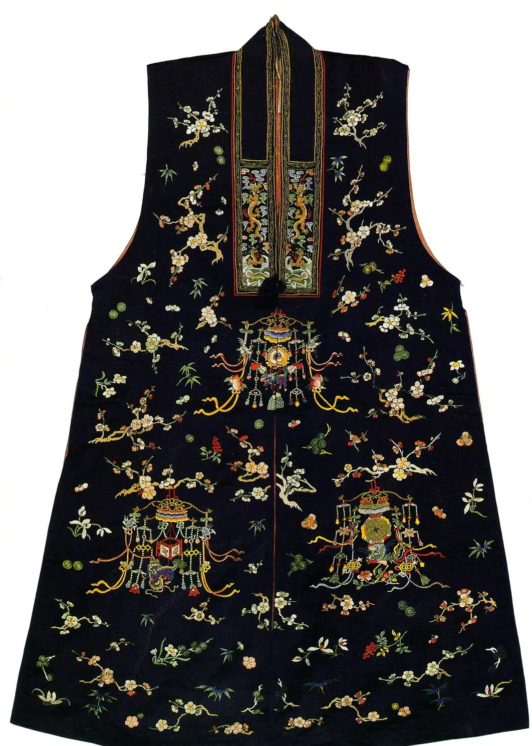  p data-id="gnbxkifzod">比甲是一种无袖,无