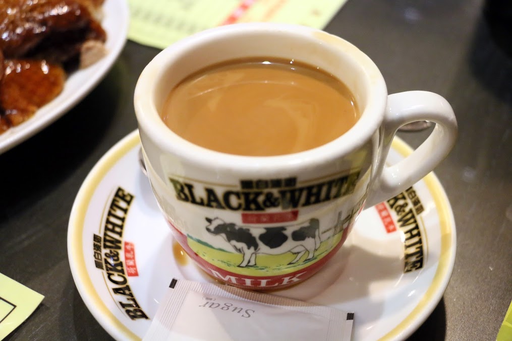  p>热鸳鸯奶茶是香港的一种饮品,因其丝滑的口感著名.