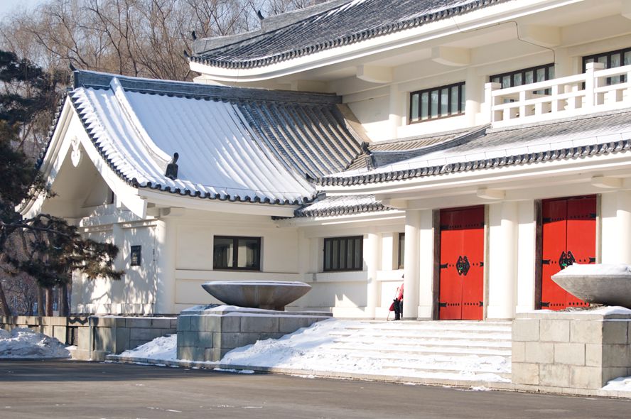  p data-id="gnwpjmvd3u">长春"鸣放宫"原名:神武殿.