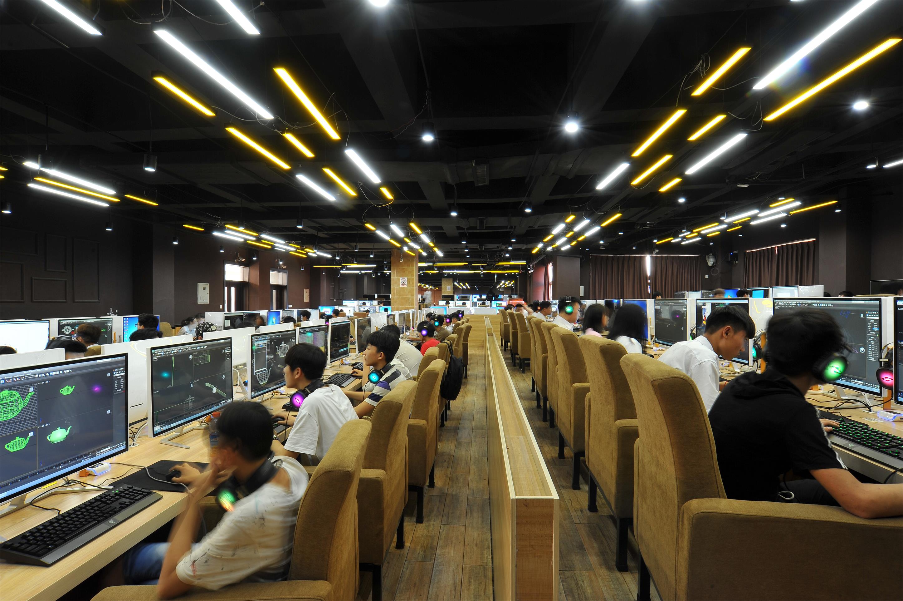 山东蓝翔技师学院