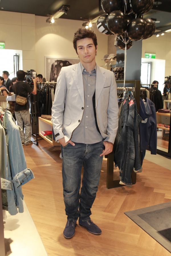  p>凤小岳(rhydian vaughan),1988年3月10日出生,华语影视男演员,模特