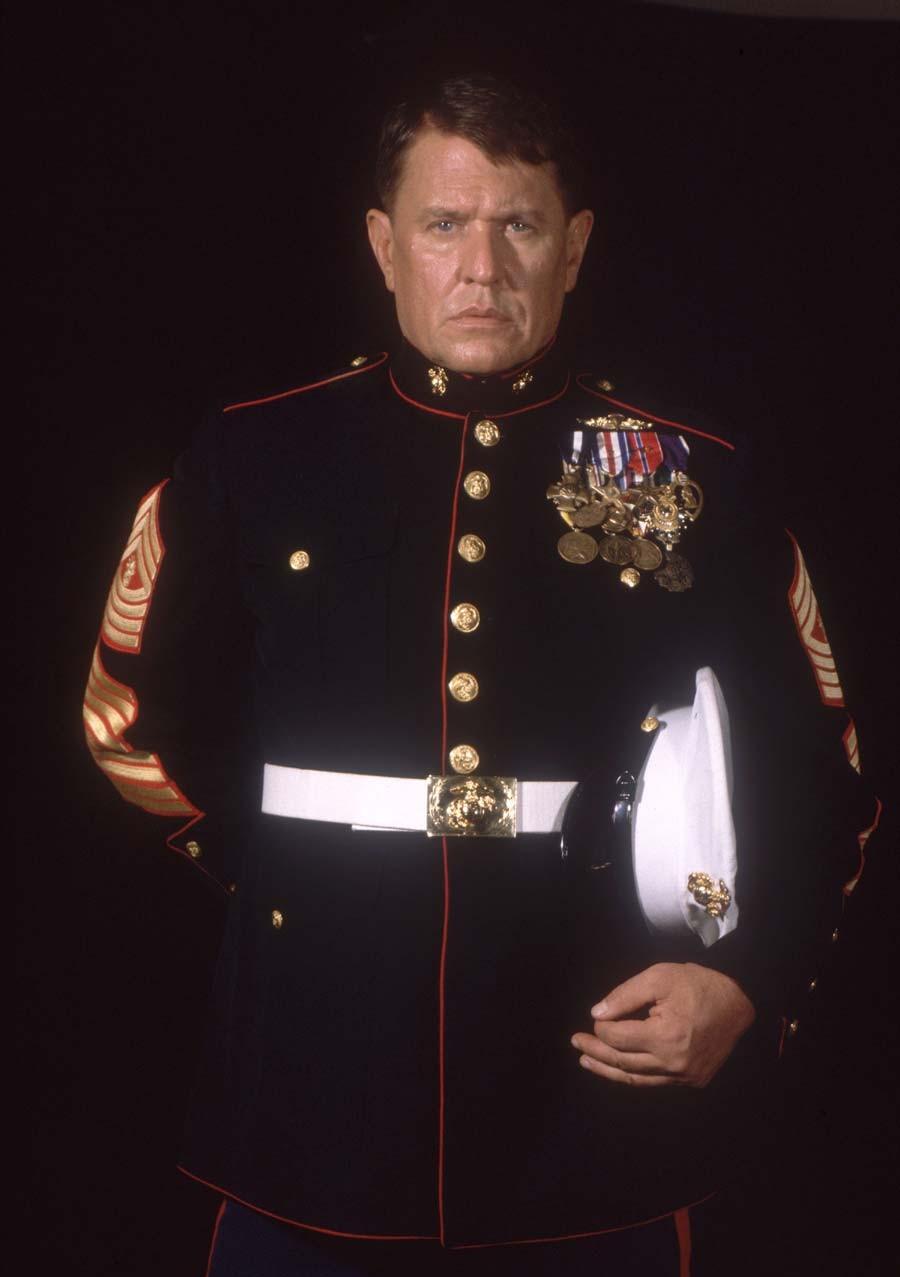  p>双狙人是由路易斯·罗沙执导的狙击类型战争片,由汤姆·贝伦杰