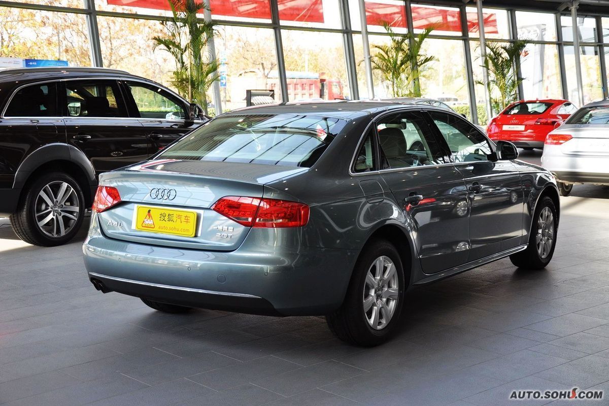 2008年11月16日正式发布的一款车型,全新奥迪a4l采用了全新的外观和