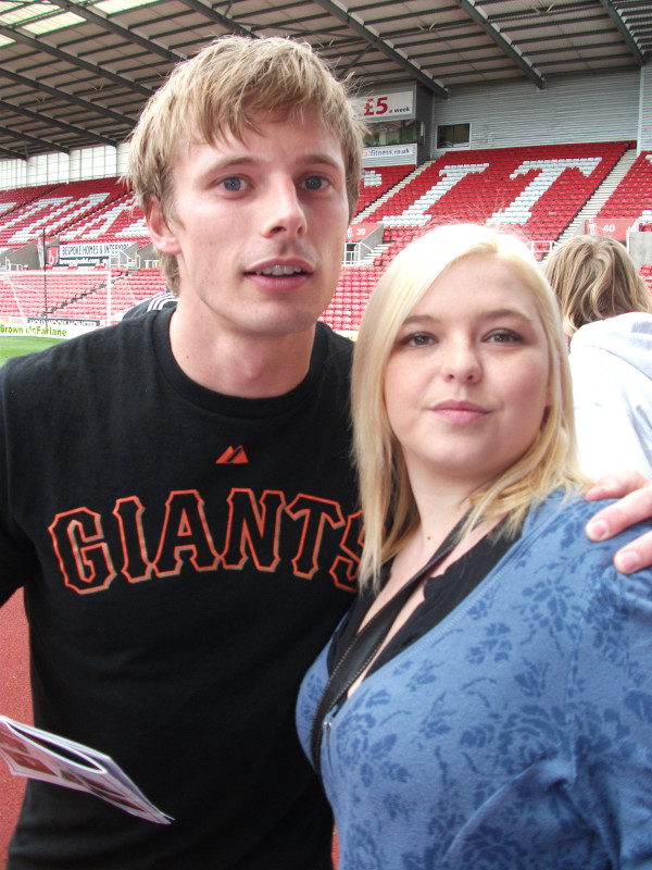  p>布莱德利·詹姆斯(bradley james),1983年10月11日在埃克塞特出生