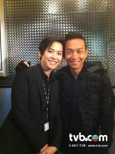  p>梁竞徽 i>(oscar leung) /i>,原名梁烈唯,1979年3月26日生于中国