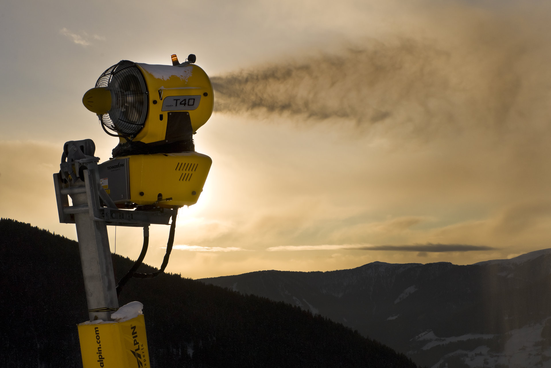 天冰造雪设备(三河)有限公司