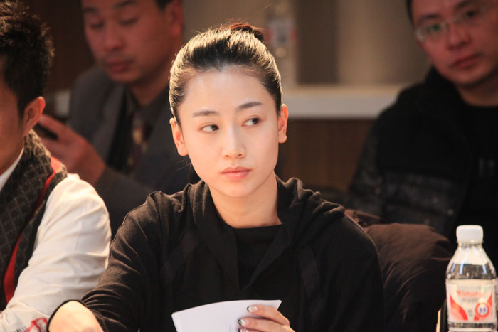 054ullu">冯家妹,1986年9月17日出生于重庆市,中国内地流行乐女歌手