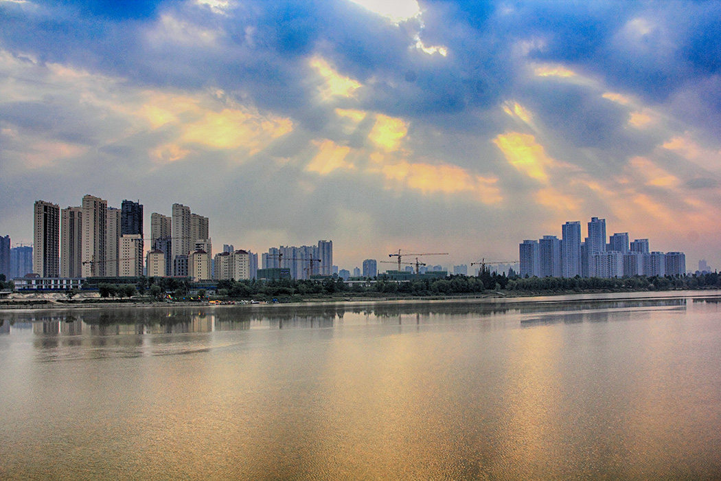  p>滨江新区是汉中"双百城市"战略的重要组成部分,位于"一江两岸"5a级