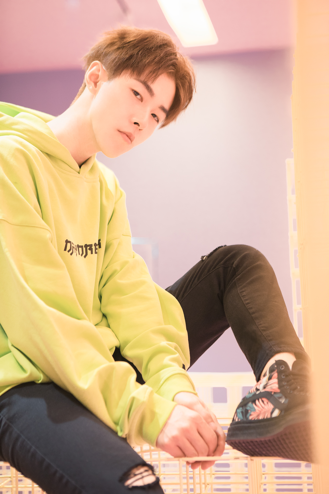  p>子鸣, a target="_blank" href="/item/bbt">bbt /a>组合成员.