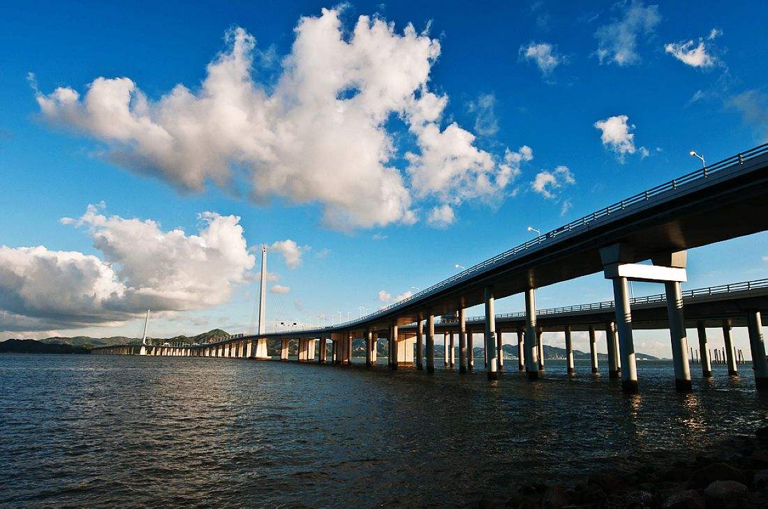  p>深圳湾大桥(shenzhen bay bridge),原称深圳湾公路大桥,是中国境内