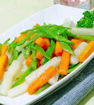  p>荷豆炒南瓜是一道中国民间传统家庭美食,由荷兰豆,山药,南瓜等制作