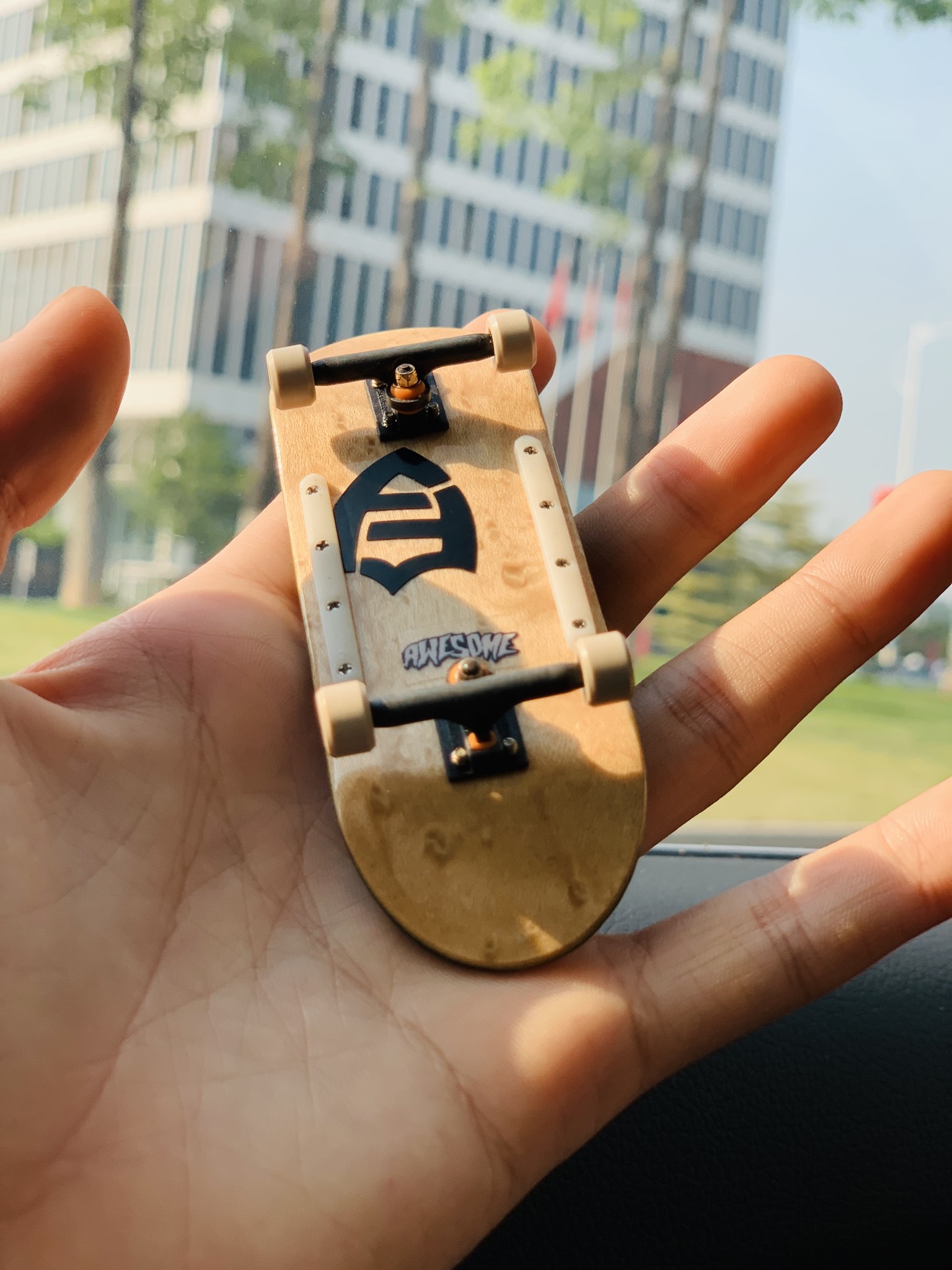  p>手指滑板(finger skate boarding,简称fsb)简称指板,是一项新兴的