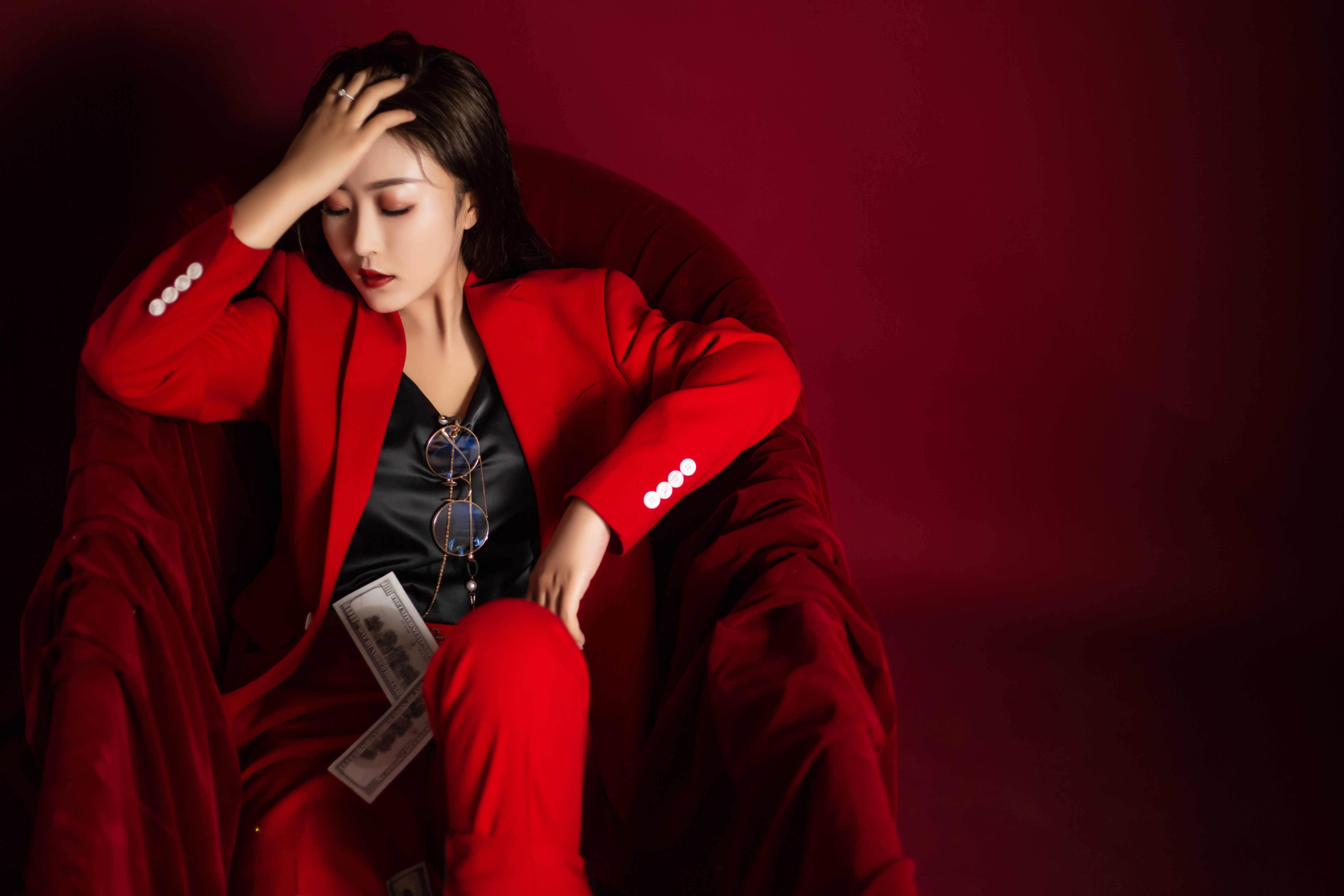 class="ref" data-ctrid="siobcwbgwcmo">回小仙,歌手 /span> sup