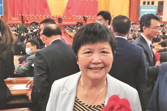  p>杨婷婷,女,福建省泉州市丰泽区丰泽街道丰泽社区党委书记,居委会