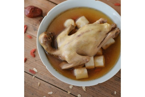 淮山人参炖乳鸽