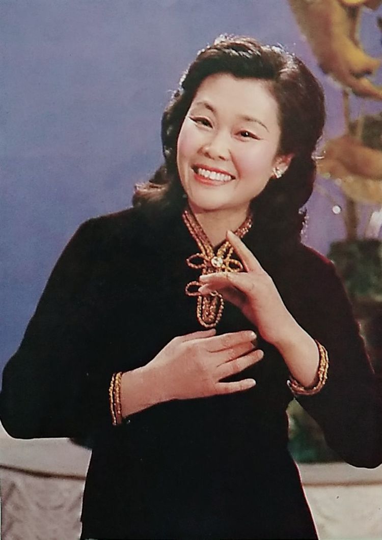  p>《1984年中央电视台春节联欢晚会》(简称:1984央视鼠年春晚)是 a