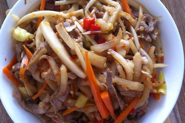 酸萝卜炒肉丝