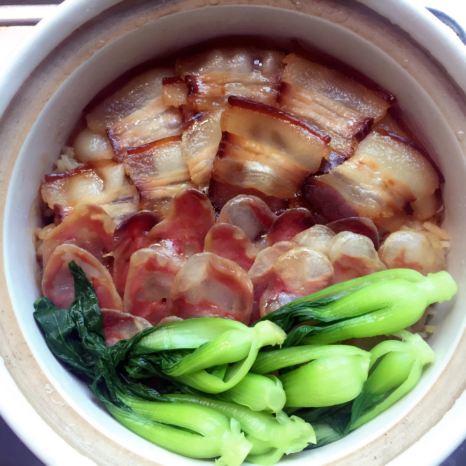 腊肉香肠煲仔饭