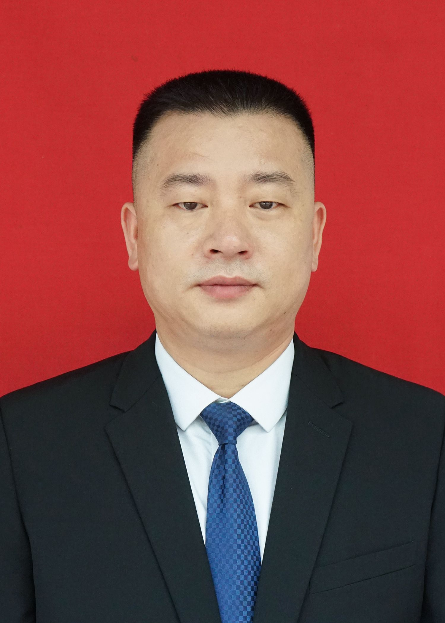 data-id="symyxo2vvtwi">杨金光,男,汉族,1974年11月出生于江西省丰城