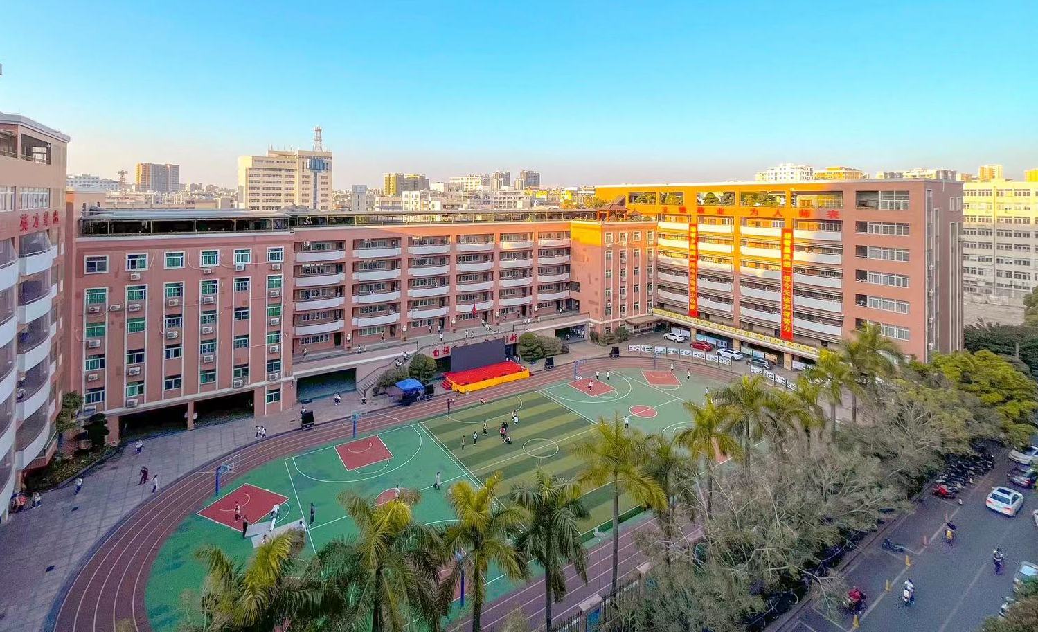 汕头市龙湖实验中学