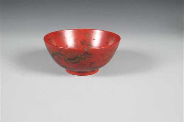 清朱漆描金彩漆海水龙纹碗