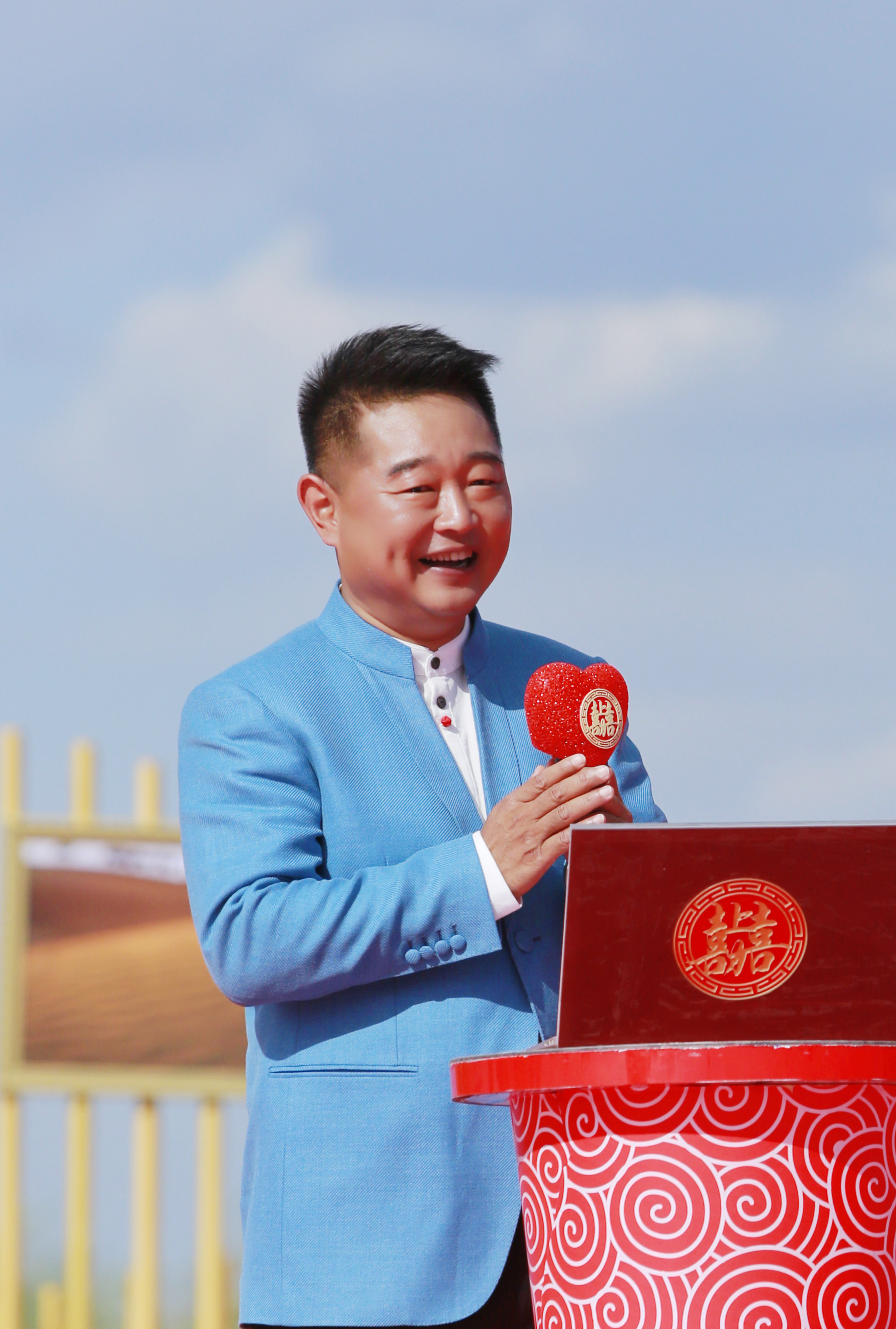 n0m0">肖东坡,1969年4月27日出生于山东济南,中共党员,制片人,主持人