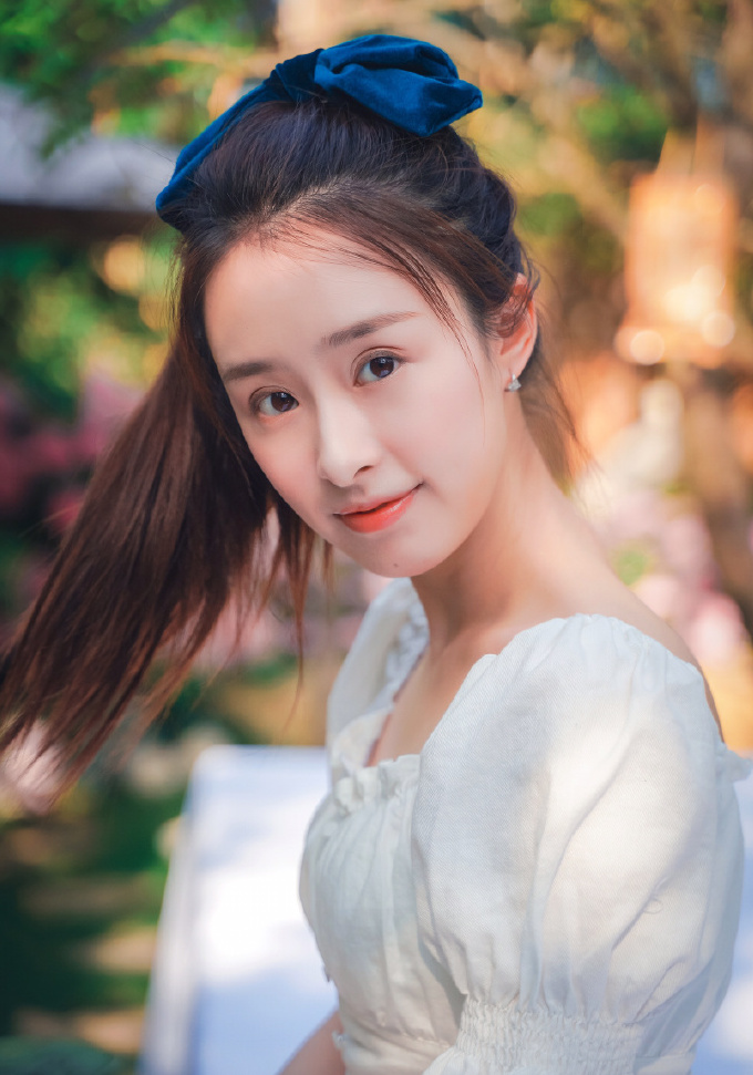  p>余昊洋,原名余浩洋,20世纪90年代出生,毕业于 a target="_blank"