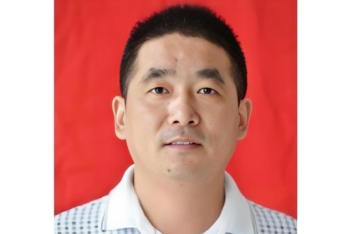  p>朱显志,男,现任安徽省安庆市潜山市自然资源和规划局党组书记,局长