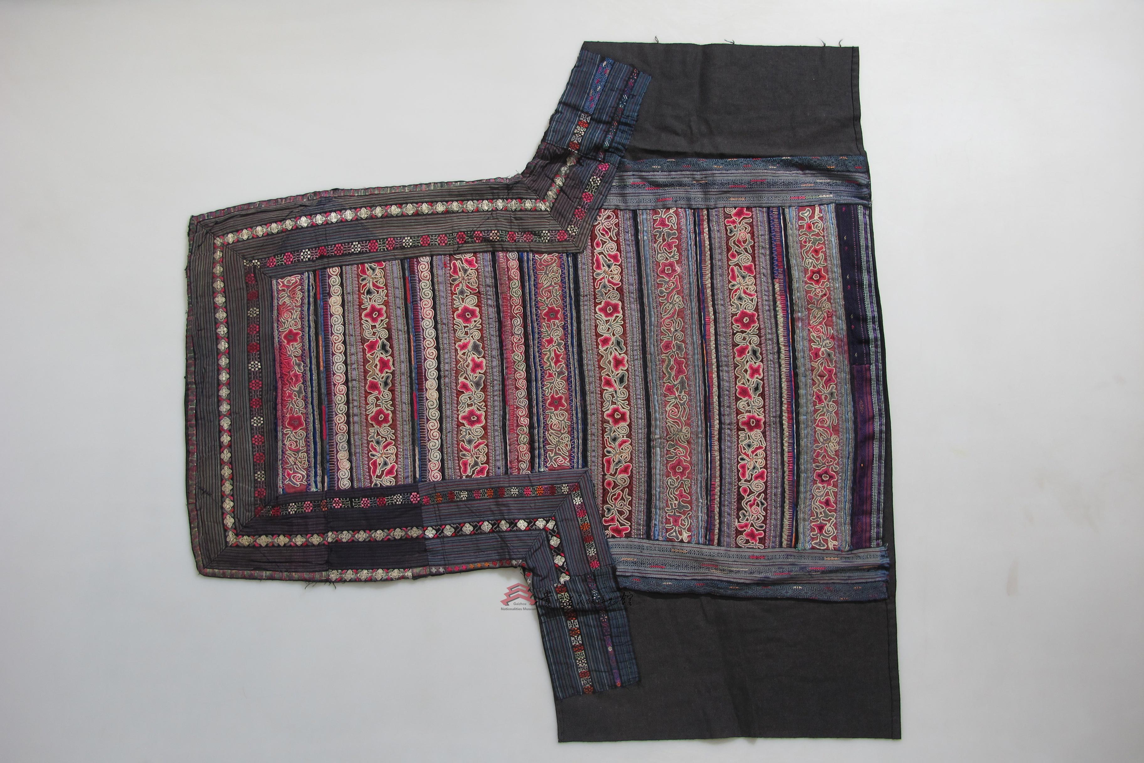 当代革一苗族打籽绣背带