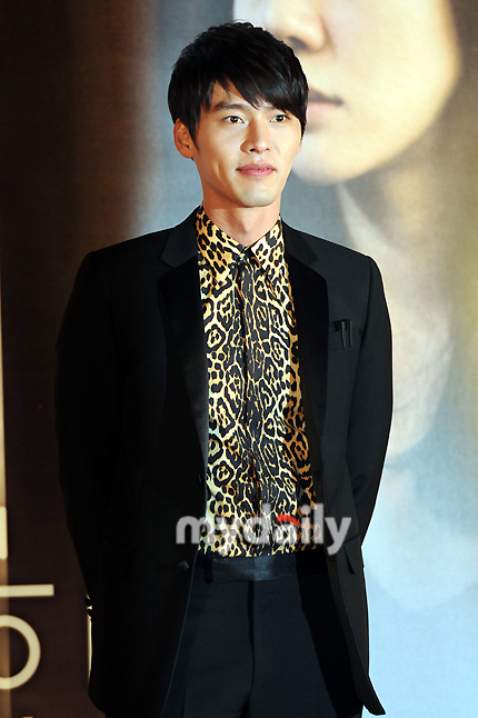  p>玄彬(hyun bin),本名"金泰坪",1982年9月25日出生于韩国首尔特别市