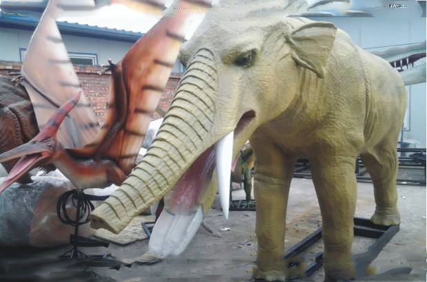  p>铲齿象是属于嵌齿象科的一种象类.