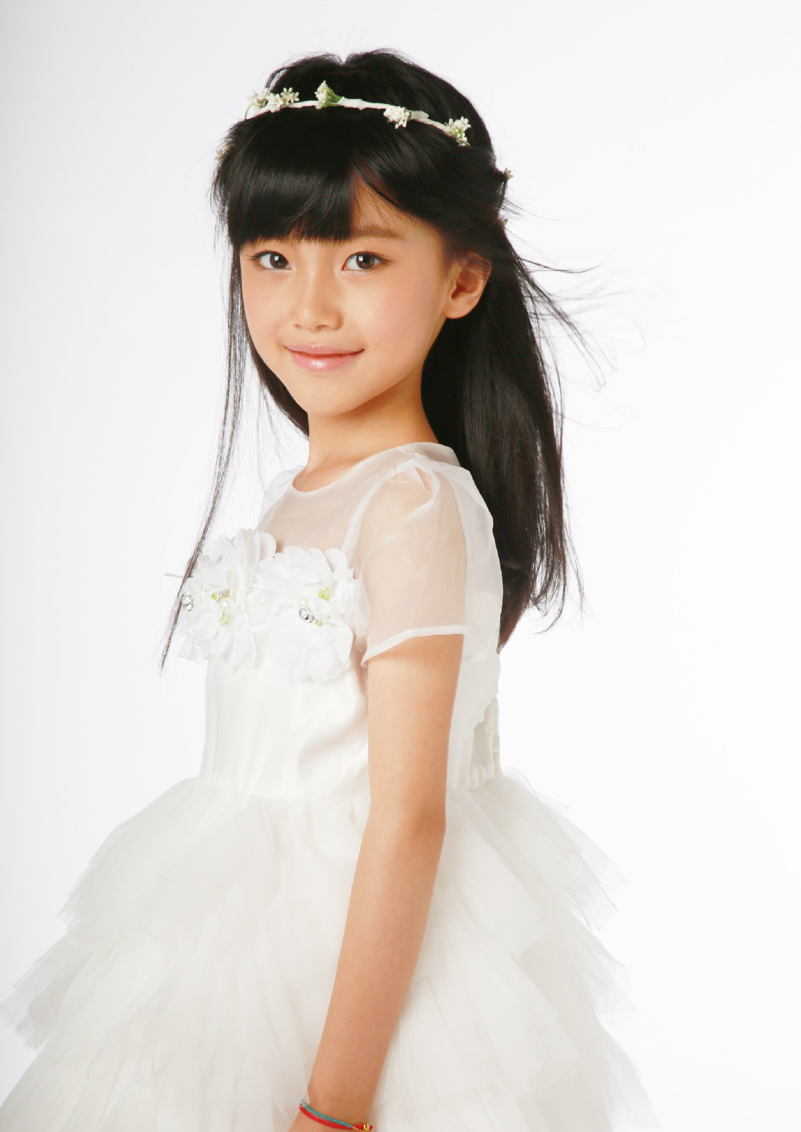  p>包晗言,女,2007年10月3日出生于北京市东城区,童星,小歌手,中国