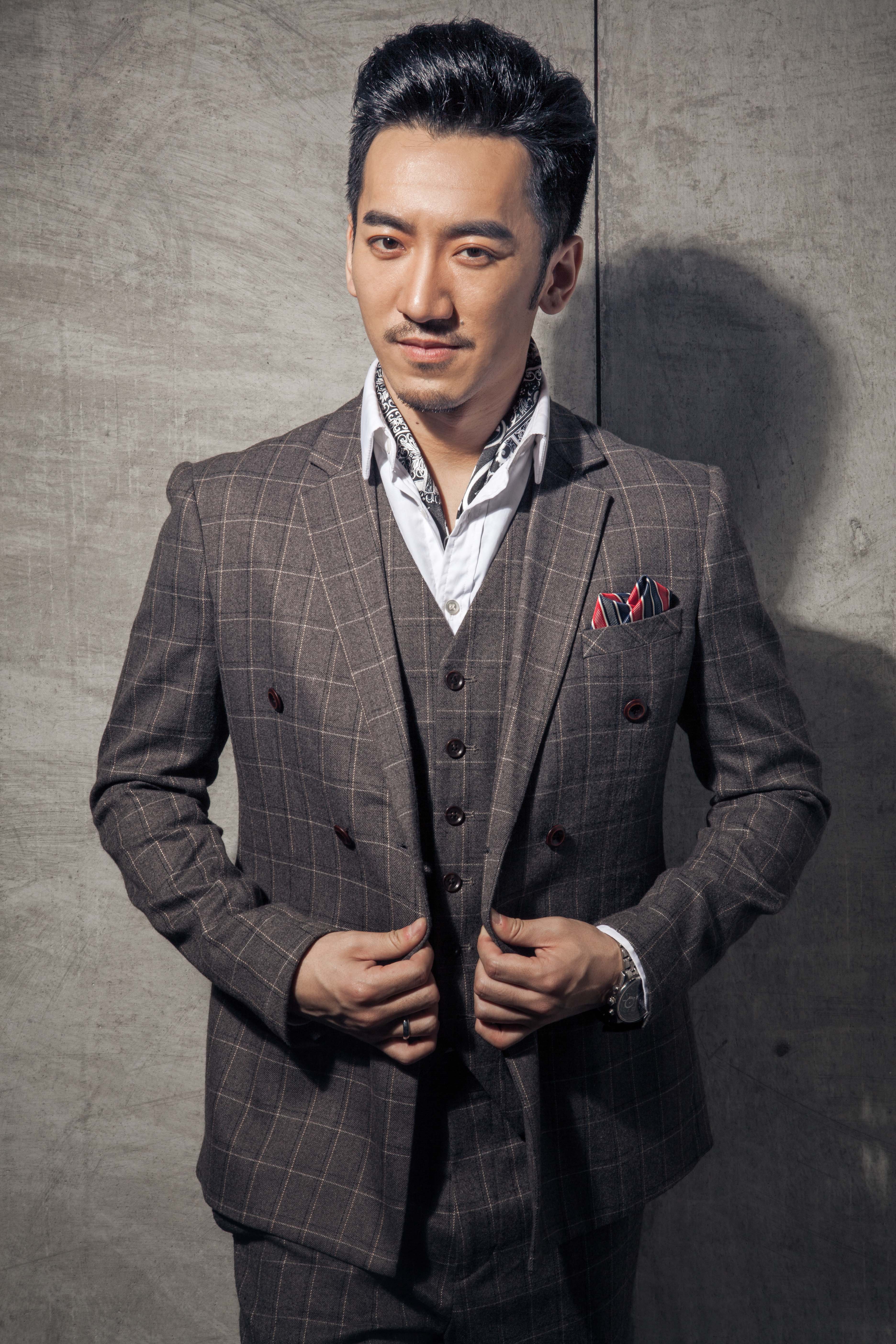  p>王萌,1988年11月1日出生于内蒙古包头市,中国