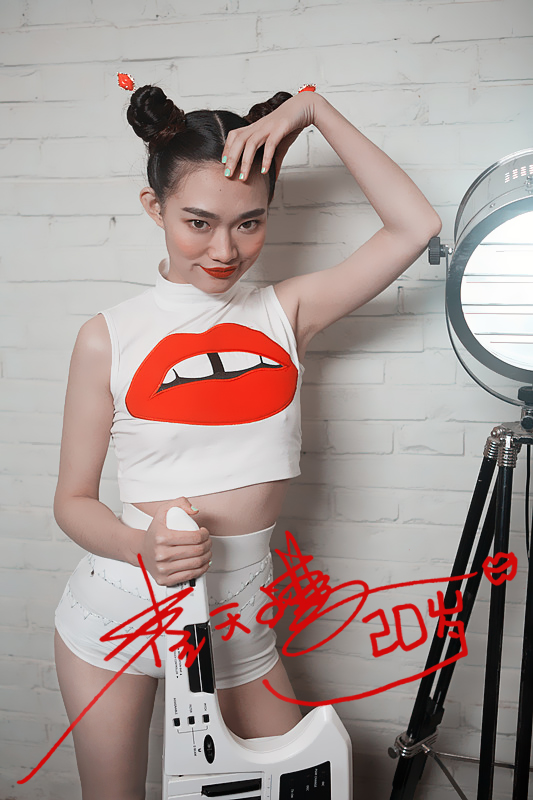  p>《20岁》是新生代歌手崔天琪演唱的歌曲,收录于2014年10月16日发行