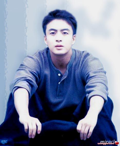 ="1439889">崔秀钟 /a>, a target="_blank" href="/item/裴勇俊/3591