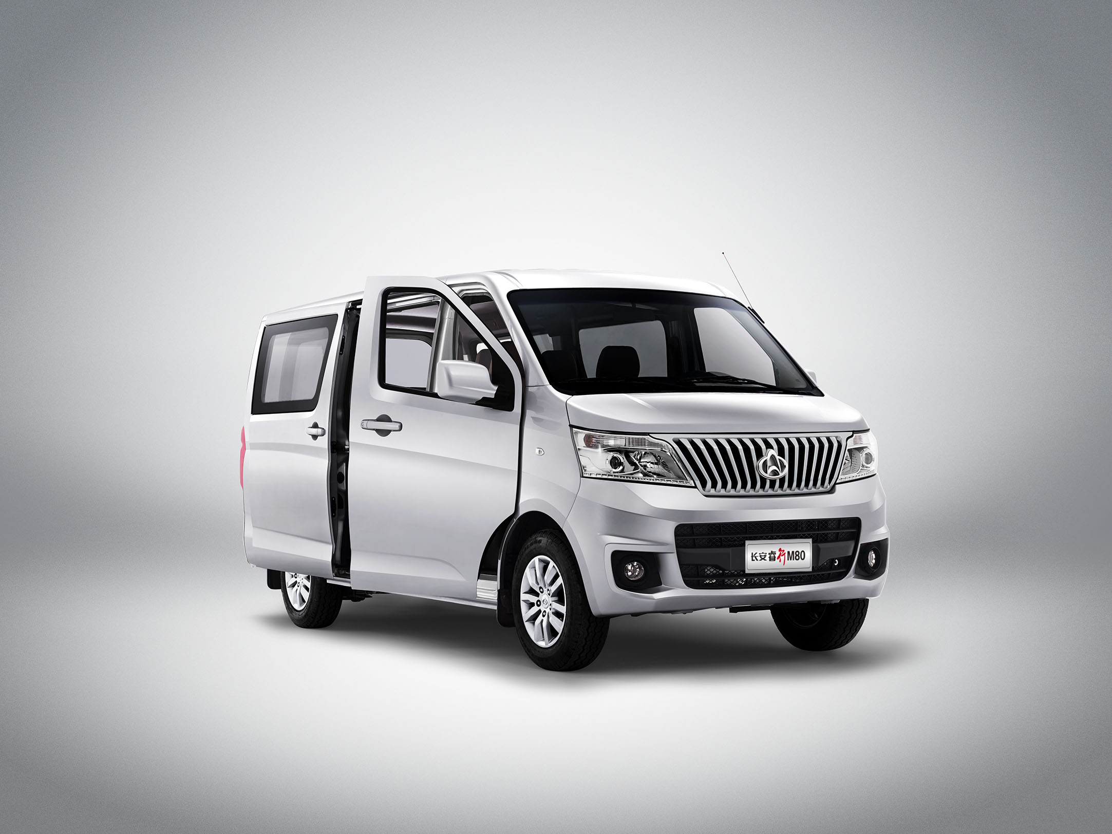 完全按照国际标准正向开发的战略车型,长安睿行m80瞄准轻客用户在间