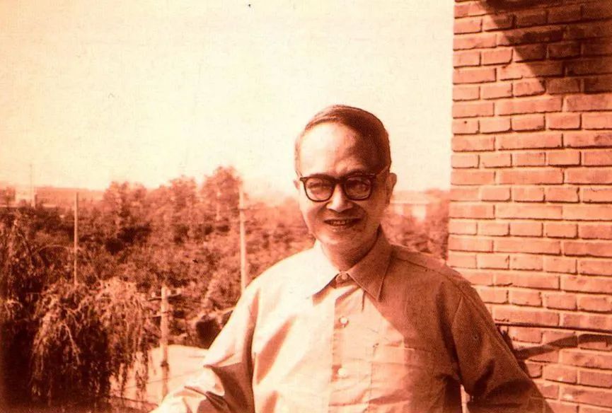 《围城》中的徐志摩、郭沫若与曹禺_百科TA说