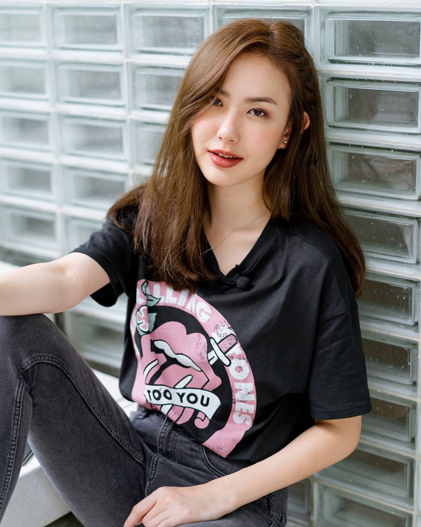  p>娜塔扎瑞·抔勒威查固(cherreen),1994年10月20日出生于泰国曼谷