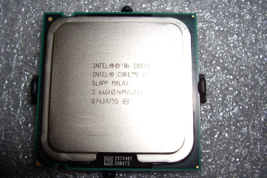 intel 酷睿2双核 e8200
