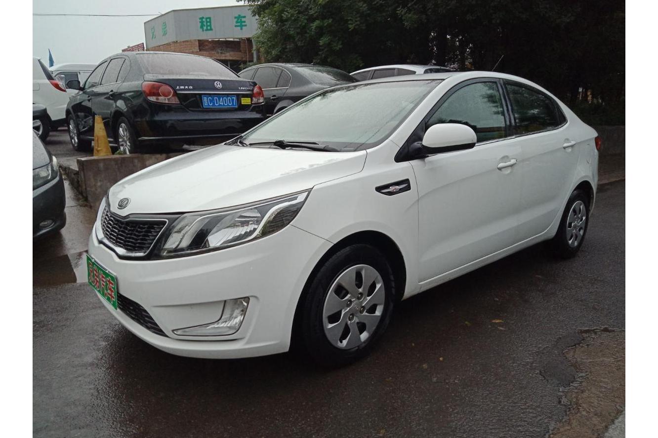 起亚k2两厢1.4l 手动 gls 纪念版 2012款