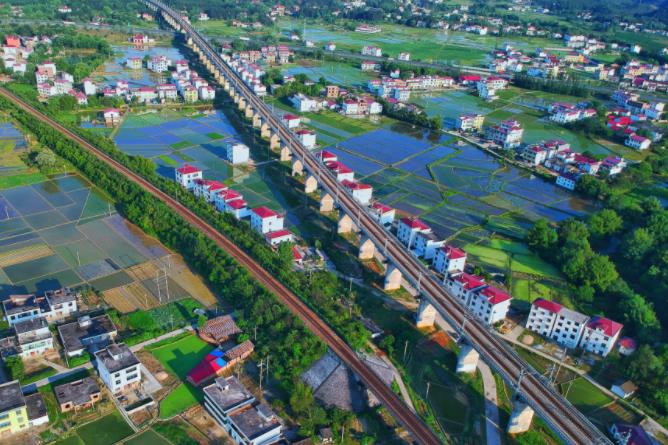 西江镇,隶属江西省赣州市<a target="