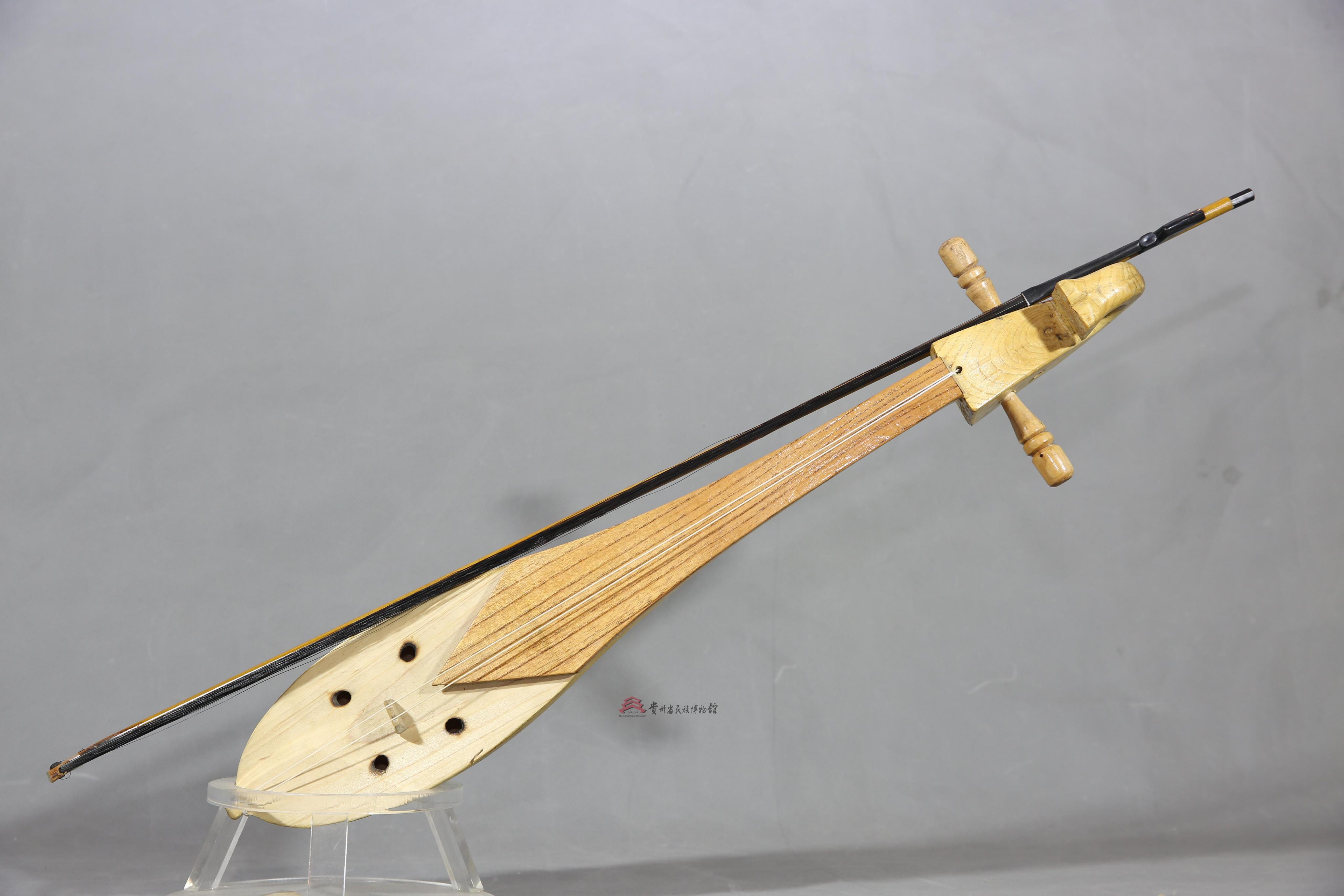 当代黎平侗族低音牛腿琴