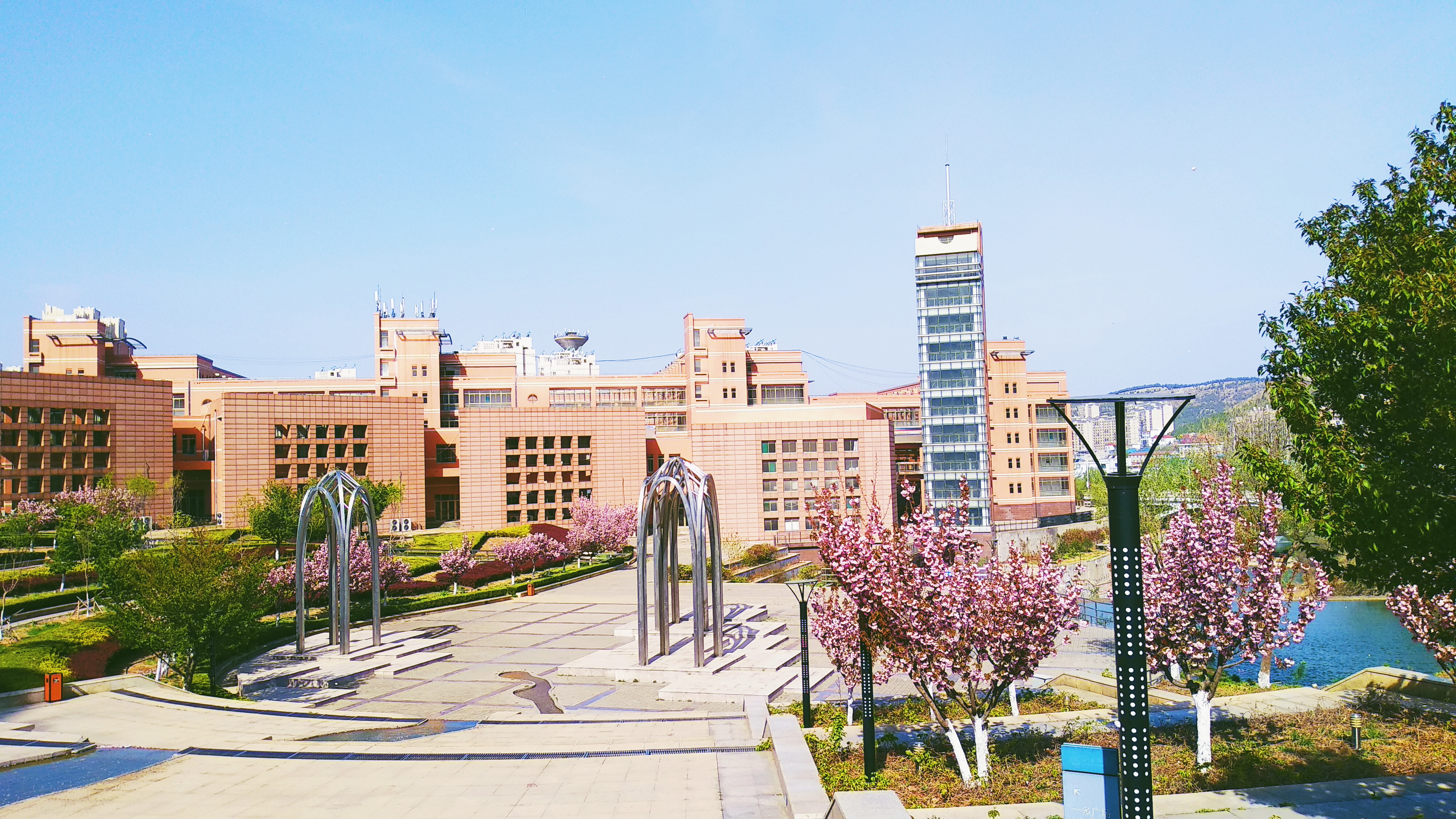 山东大学兴隆山校区