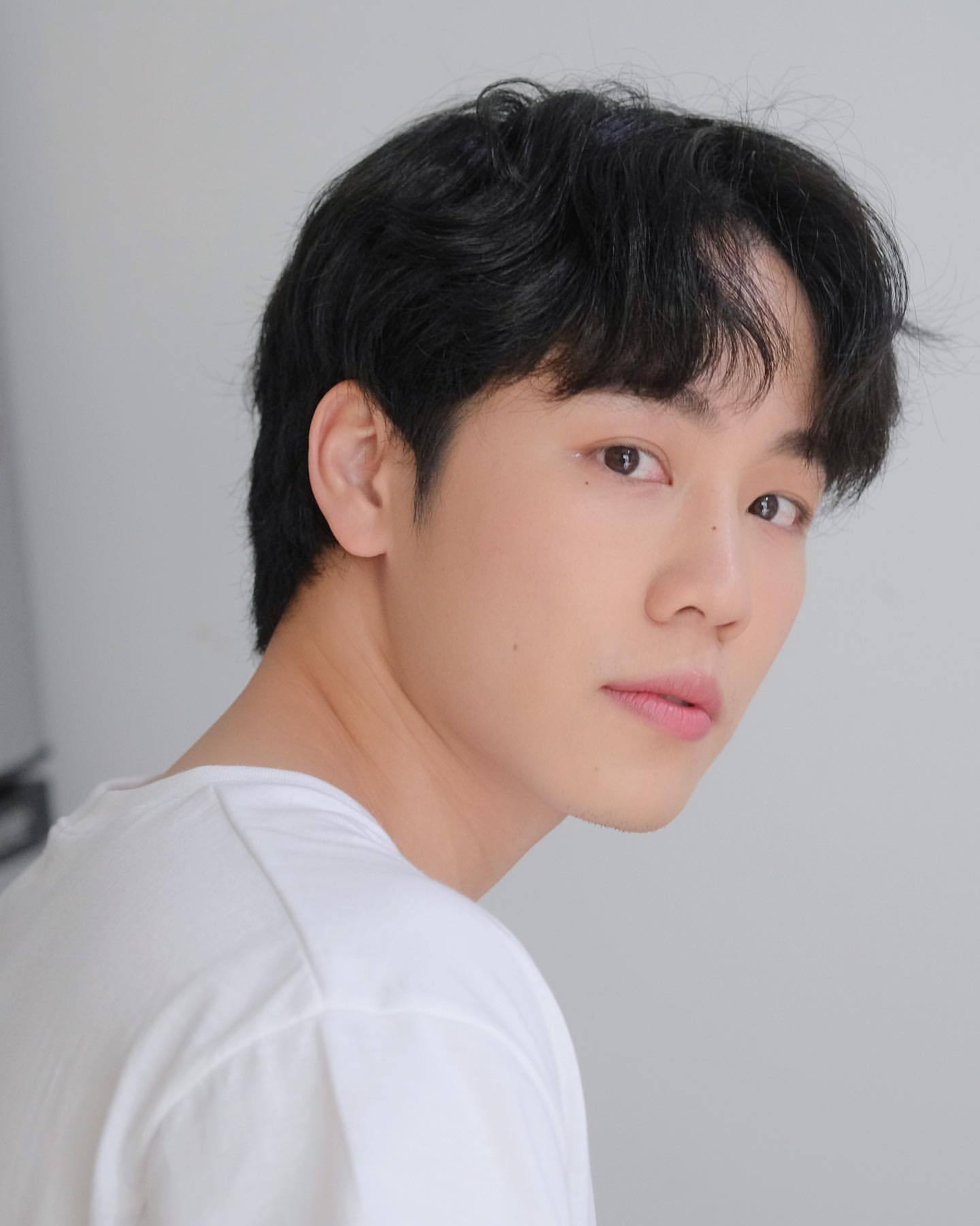 拉特·拉萨梅拉特(war),1994年6月23日出生于泰国孔敬府,泰国男演员